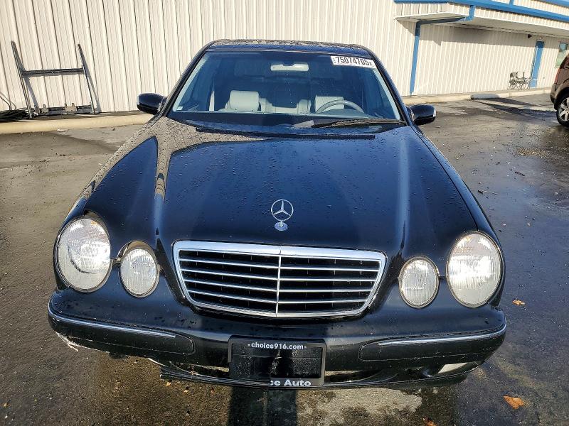 Photo 5 from auction – 2001 MERCEDES-BENZ E 320 with VIN WDBJF65J11B251167