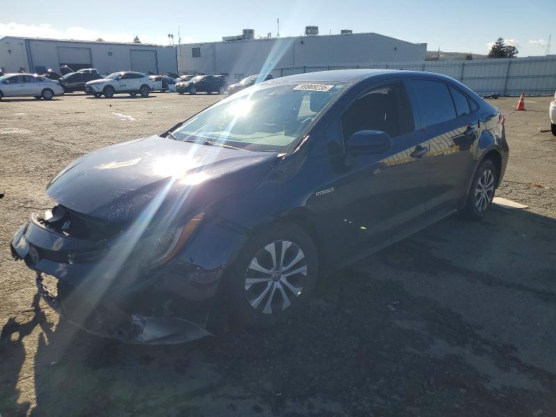 TOYOTA COROLLA LE 2021 with VIN JTDEAMDE5MJ012029 - Photo from auction