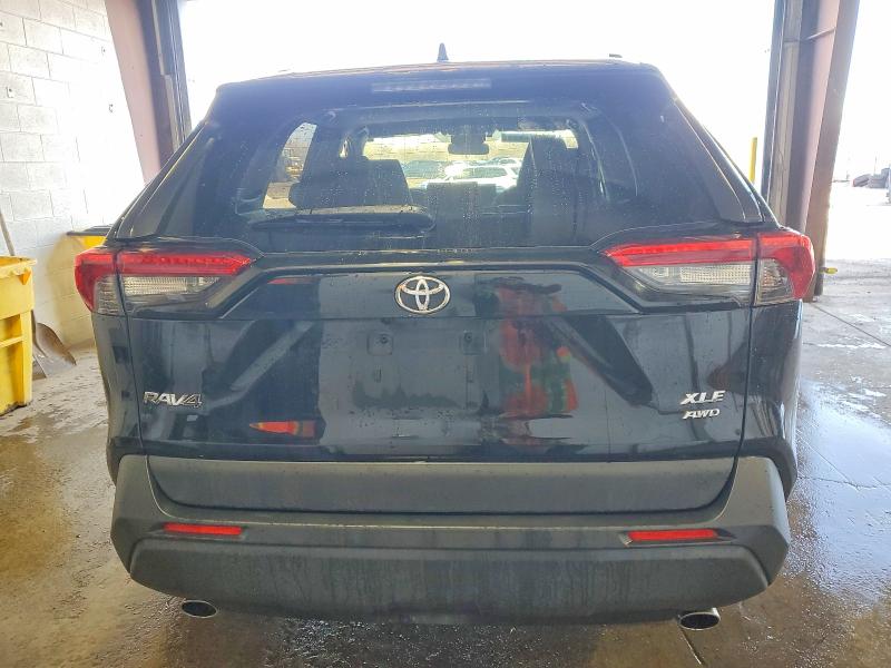 Photo 6 from auction – 2019 TOYOTA RAV4 XLE with VIN JTMP1RFV0KD006461
