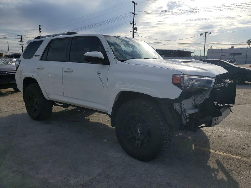 Photo 4 from auction – 2016 TOYOTA 4RUNNER SR with VIN JTEBU5JR5G5300570