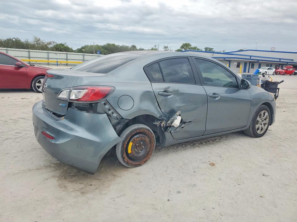 Photo 3 from auction – 2013 MAZDA 3 with VIN JM1BL1U77D1739346