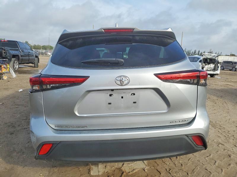 Photo 6 from auction – 2022 TOYOTA HIGHLANDER with VIN 5TDGZRBH4NS231578