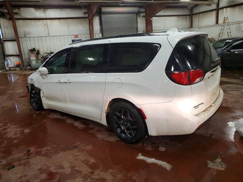 Photo 2 from auction – 2018 CHRYSLER PACIFICA T with VIN 2C4RC1BG2JR322094