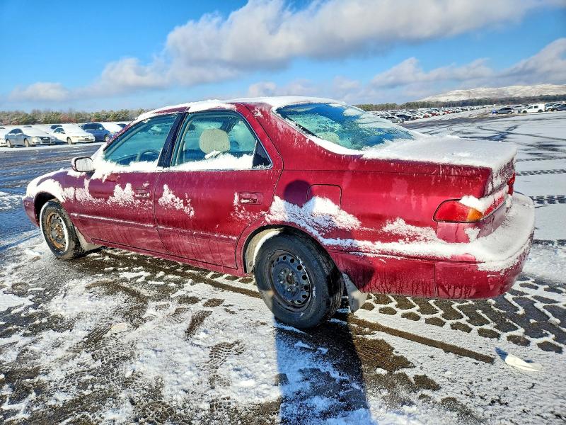 Photo 2 from auction – 1998 TOYOTA CAMRY with VIN 4T1BG22K1WU848898
