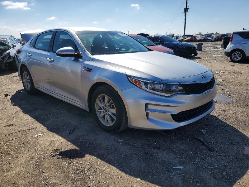 Photo 4 from auction – 2017 KIA OPTIMA with VIN 5XXGT4L30HG169285