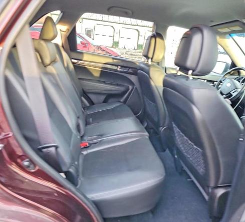 Photo 10 from auction – 2011 KIA SORENTO EX with VIN 5XYKU3A18BG024128
