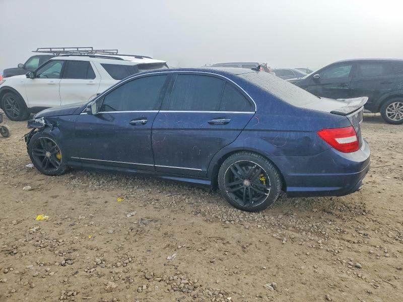Photo 2 from auction – 2012 MERCEDES-BENZ C 300 4MAT with VIN WDDGF8BB7CA727411