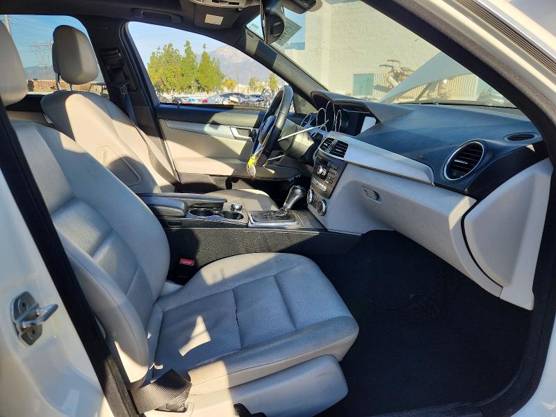 Photo 7 from auction – 2012 MERCEDES-BENZ C with VIN WDDGF4HB2CF849046