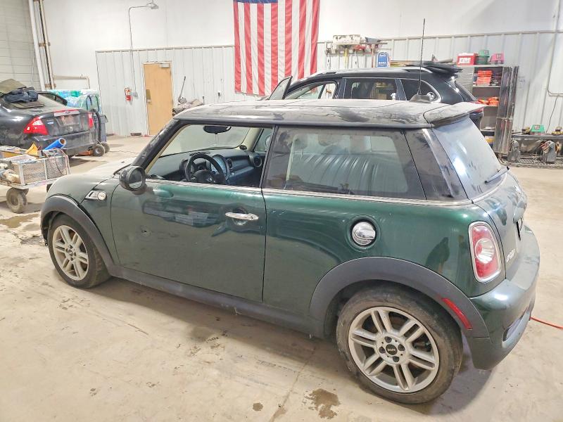 Photo 2 from auction – 2011 MINI COOPER S with VIN WMWSV3C58BTY16021