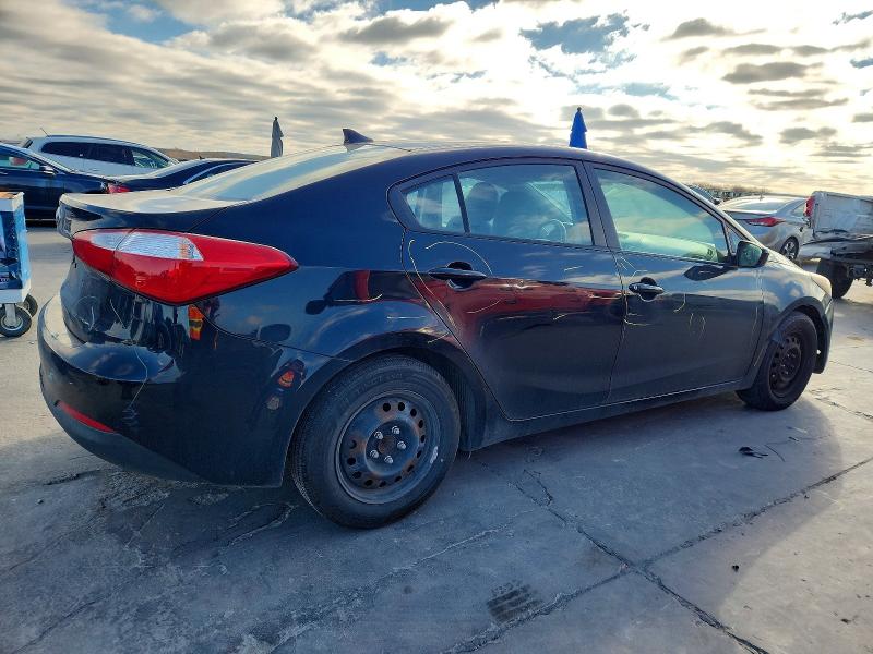 Photo 3 from auction – 2015 KIA FORTE LX with VIN KNAFK4A68F5368417