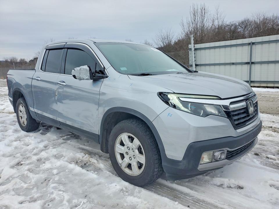 Photo 4 from auction – 2017 HONDA RIDGELINE with VIN 5FPYK3F79HB033876