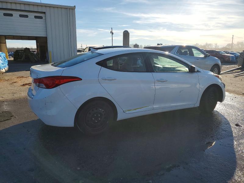 Photo 3 from auction – 2012 HYUNDAI ELANTRA with VIN 5NPDH4AE2CH137153