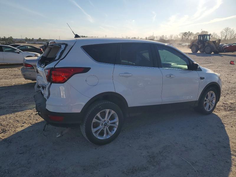 Photo 3 from auction – 2019 FORD ESCAPE with VIN 1FMCU0GD9KUC07830