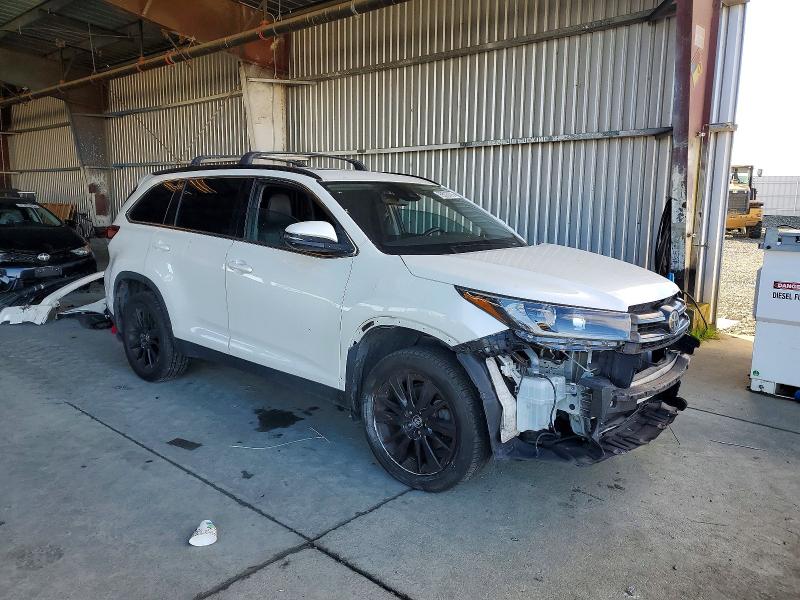 Photo 4 from auction – 2019 TOYOTA HIGHLANDER with VIN 5TDJZRFH5KS579899