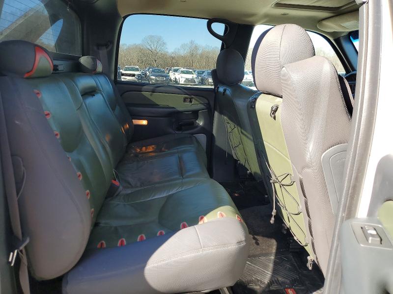 Photo 10 from auction – 2002 CHEVROLET AVALANCHE with VIN 3GNEK13T42G225149