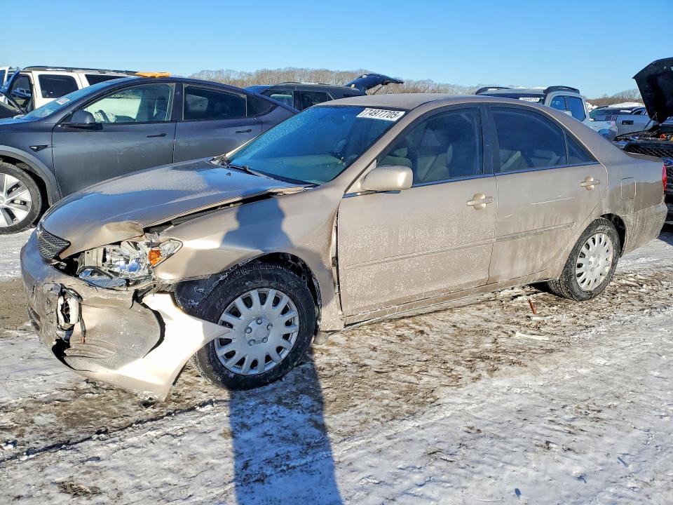 TOYOTA CAMRY LE 2002 with VIN 4T1BE30K92U065417 - Photo from auction