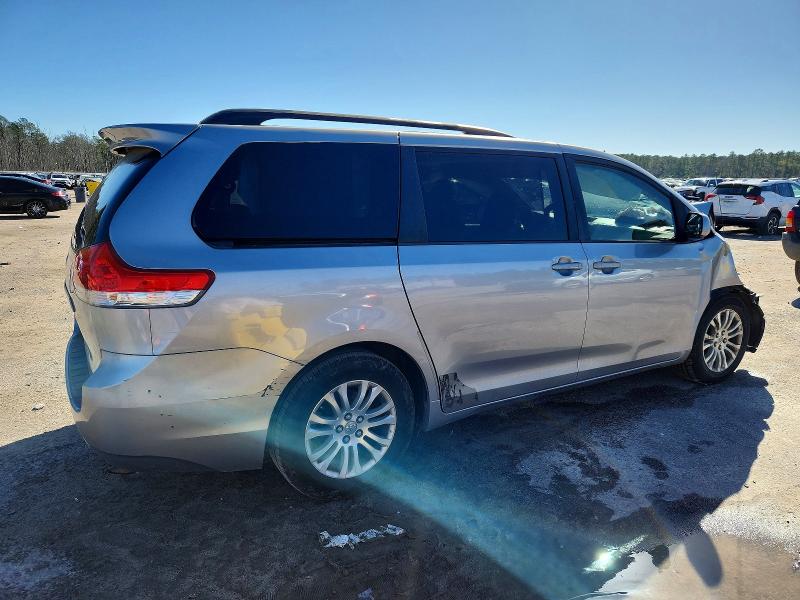 Photo 3 from auction – 2012 TOYOTA SIENNA XLE with VIN 5TDYK3DCXCS255551