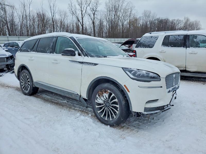 Photo 4 from auction – 2023 LINCOLN AVIATOR with VIN 5LM5J6XC4PGL02410