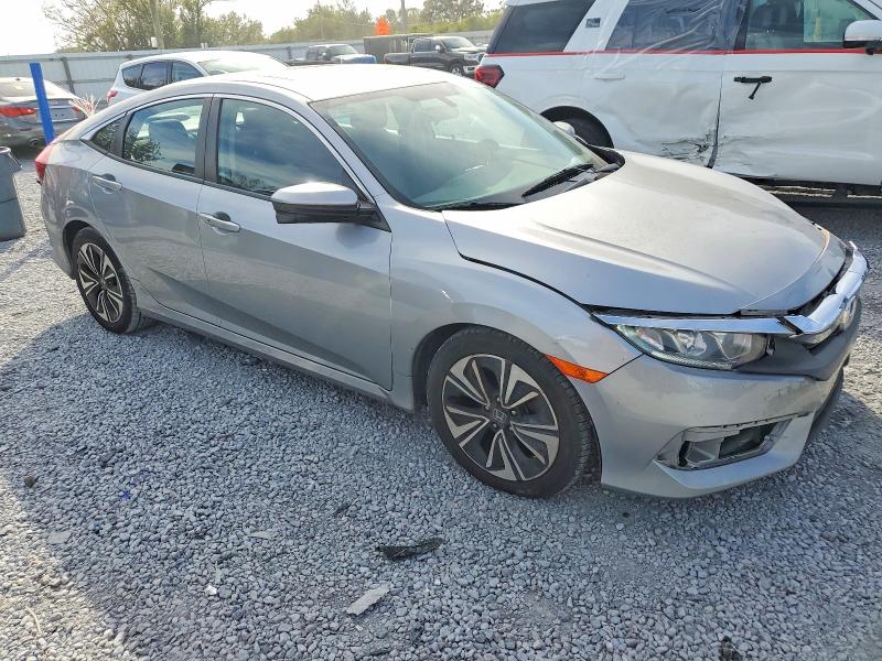 Photo 4 from auction – 2017 HONDA CIVIC EX with VIN 2HGFC1F37HH652521