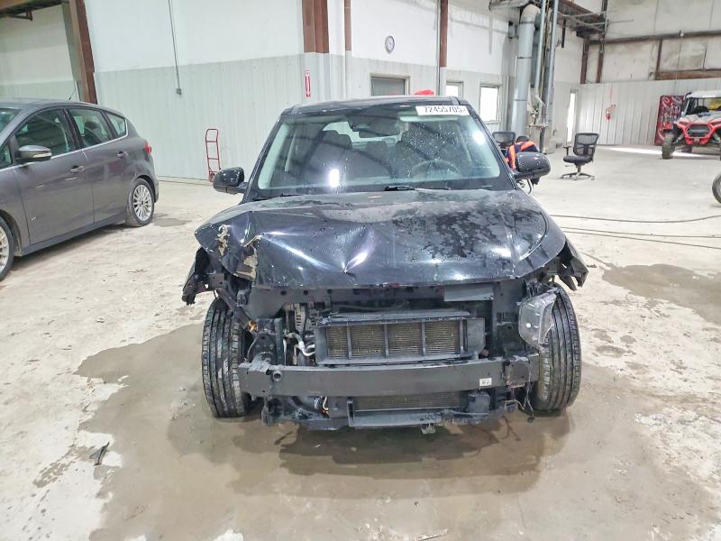 Photo 5 from auction – 2023 HYUNDAI VENUE with VIN KMHRB8A35PU219947