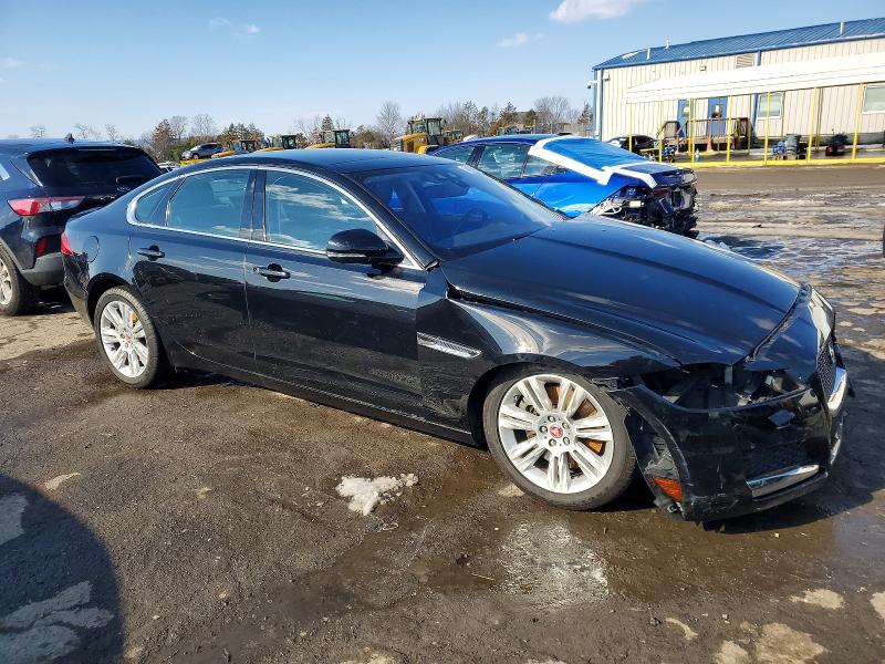 Photo 4 from auction – 2017 JAGUAR XF PREMIUM with VIN SAJBJ4BV9HCY35127