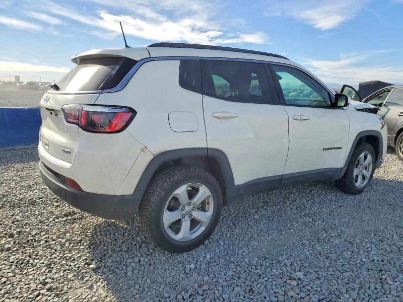 Photo 3 from auction – 2019 JEEP COMPASS with VIN 3C4NJDBB1KT847513