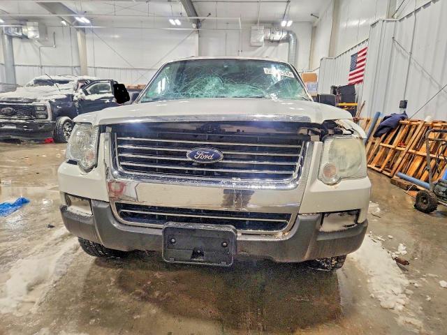 Photo 5 from auction – 2006 FORD EXPLORER with VIN 1FMEU73EX6UB37695