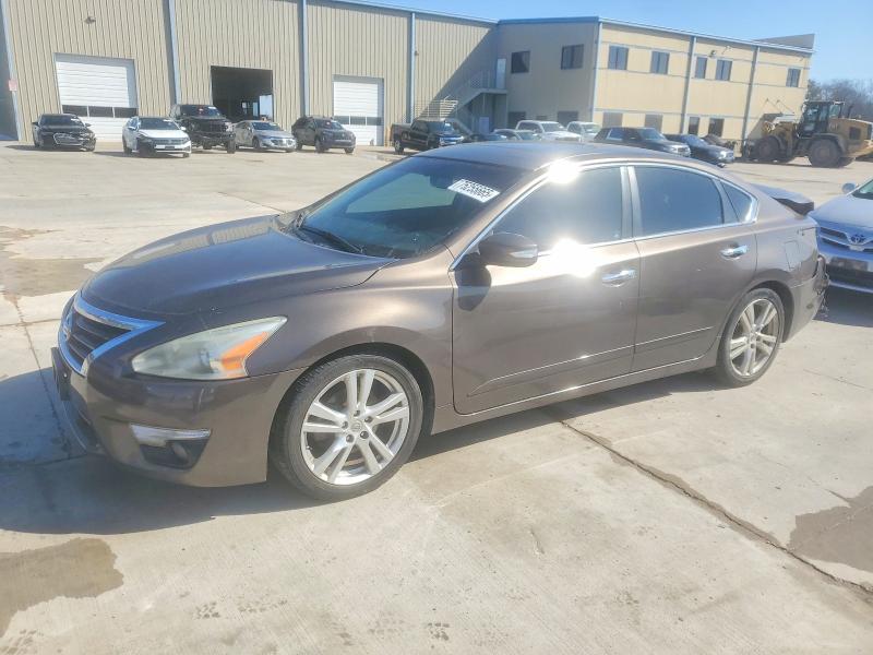 NISS ALTIMA 2015 with VIN 1N4BL3AP9EC173363 - Photo from auction