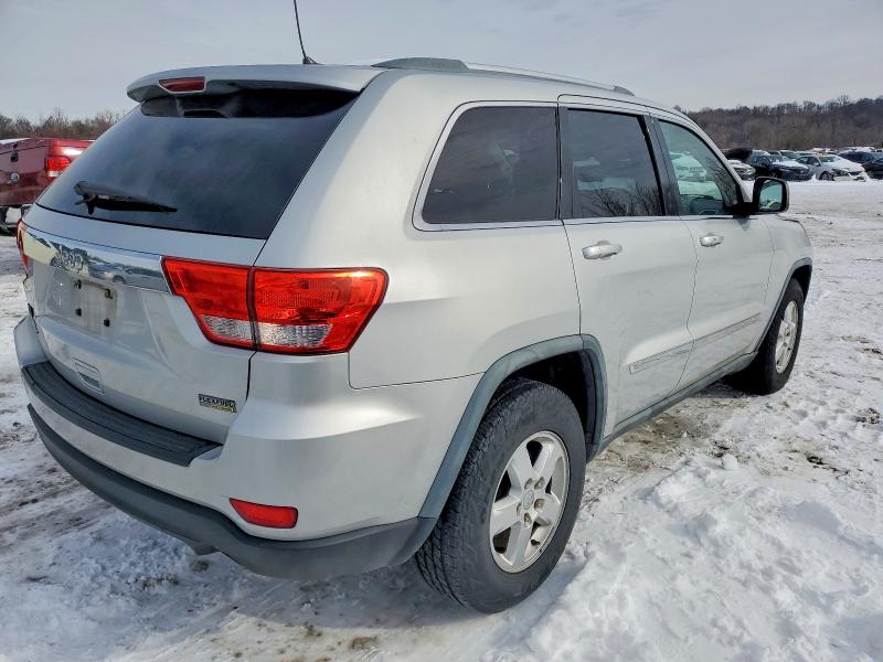 Photo 3 from auction – 2011 JEEP GRAND CHER with VIN 1J4RR4GG9BC562210