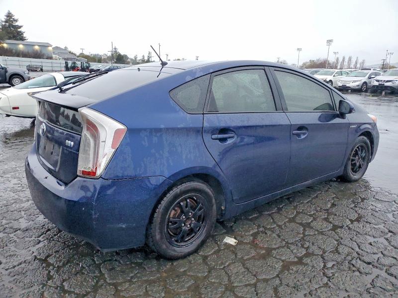 Photo 3 from auction – 2015 TOYOTA PRIUS with VIN JTDKN3DU9F1913769