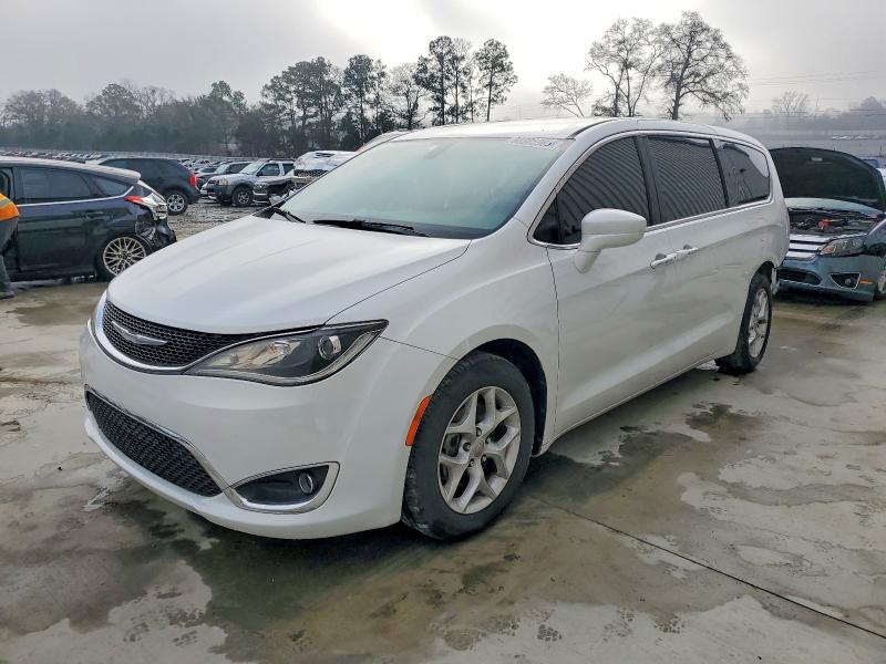 CHRYSLER PACIFICA T 2018 with VIN 2C4RC1FG2JR116428 - Photo from auction
