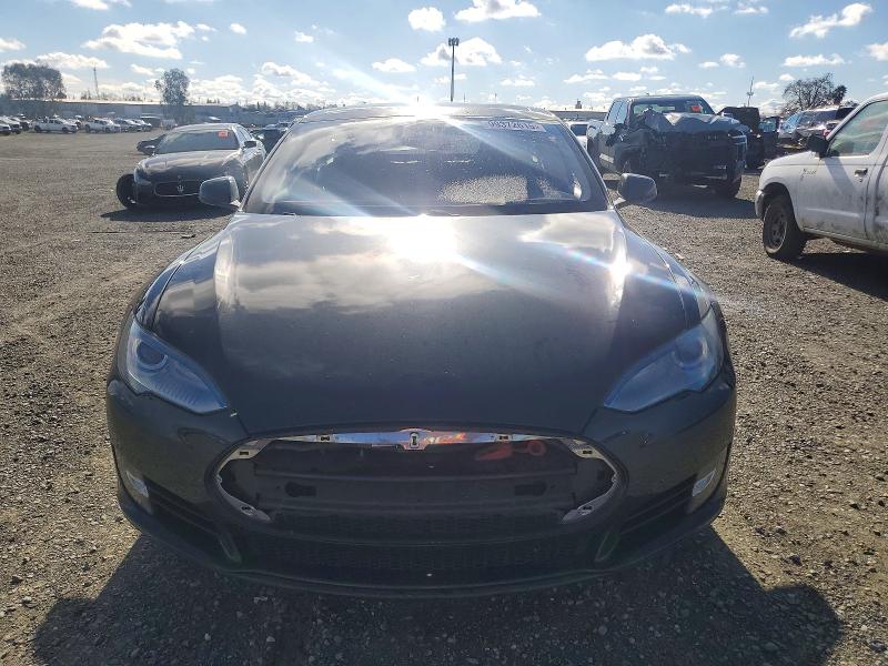 Photo 5 from auction – 2013 TESLA MODEL S with VIN 5YJSA1CP6DFP14646