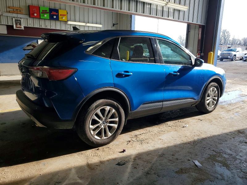 Photo 3 from auction – 2020 FORD ESCAPE SE with VIN 1FMCU9G6XLUA90556