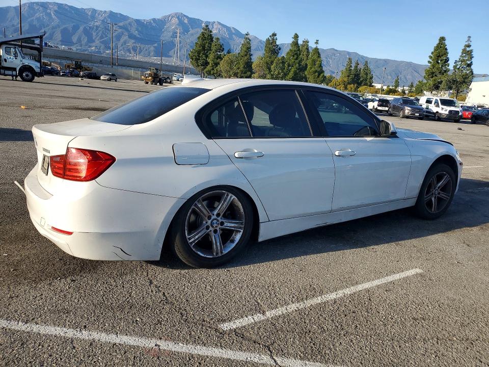 Photo 3 from auction – 2014 BMW 320 I with VIN WBA3B1C59EK131182