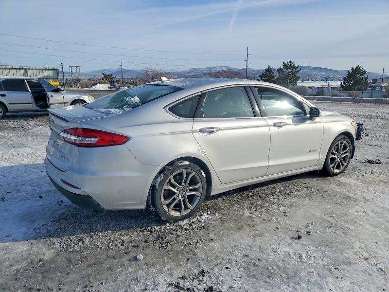 Photo 3 from auction – 2019 FORD FUSION TIT with VIN 3FA6P0RU2KR118359