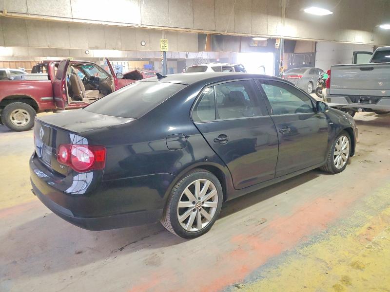 Foto 3 de la subasta – 2010 VOLKSWAGEN JETTA WOLF con VIN 3VWRA7AJ2AM033646