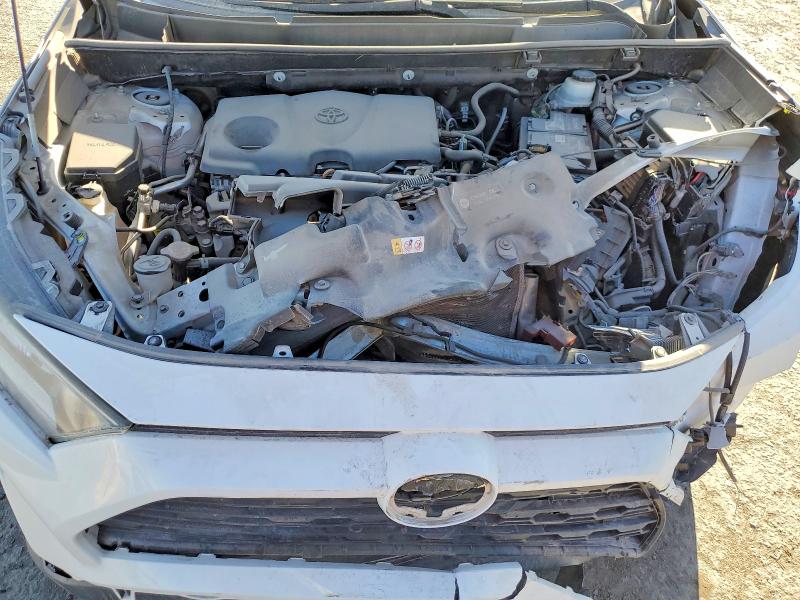 Photo 12 from auction – 2019 TOYOTA RAV4 XLE with VIN 2T3W1RFV8KW026018