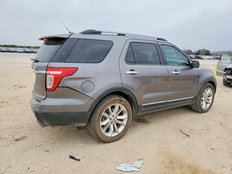 Photo 3 from auction – 2011 FORD EXPLORER with VIN 1FMHK7D81BGA95308