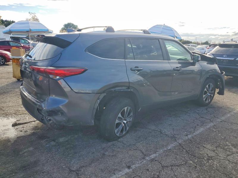 Photo 3 from auction – 2023 TOYOTA HIGHLANDER with VIN 5TDKDRAH5PS525245