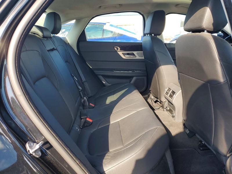 Photo 10 from auction – 2017 JAGUAR XF PREMIUM with VIN SAJBJ4BV9HCY35127