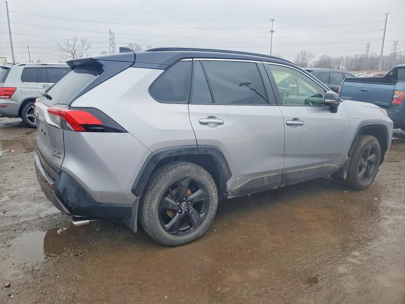 Photo 3 from auction – 2019 TOYOTA RAV4 XSE with VIN JTMEWRFV5KD512408
