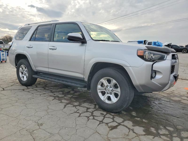 Photo 4 from auction – 2015 TOYOTA 4RUNNER SR with VIN JTEBU5JR6F5262300