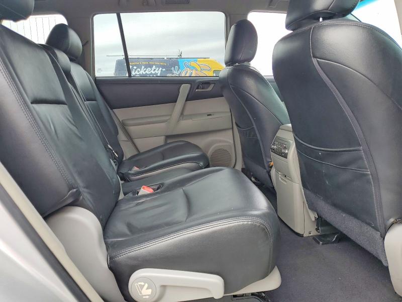 Photo 11 from auction – 2011 TOYOTA HIGHLANDER with VIN 5TDZK3EH8BS044149