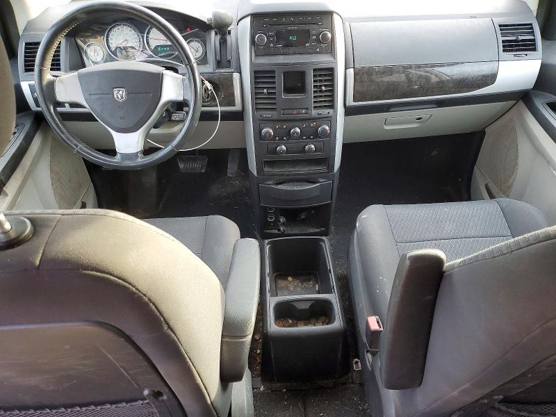 Photo 8 from auction – 2010 DODGE GRAND CARAVAN with VIN 2D4RN5D1XAR200211