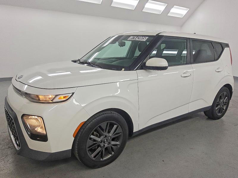 KIA SOUL EX 2021 with VIN KNDJ33AU2M7130809 - Photo from auction