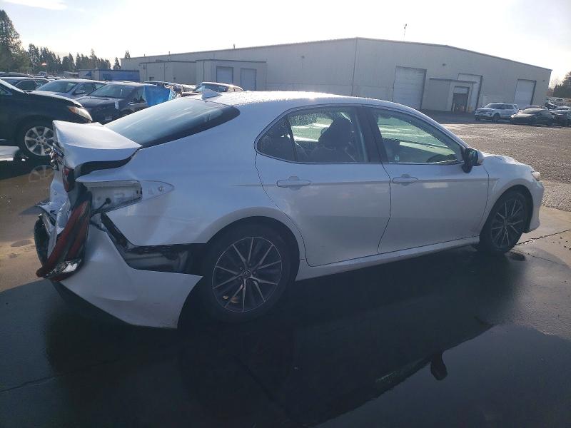 Photo 3 from auction – 2022 TOYOTA CAMRY with VIN 4T1F31AK0NU593166