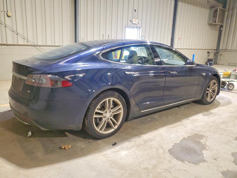 Photo 3 from auction – 2015 TESLA MODEL S 85 with VIN 5YJSA1H11FFP73370