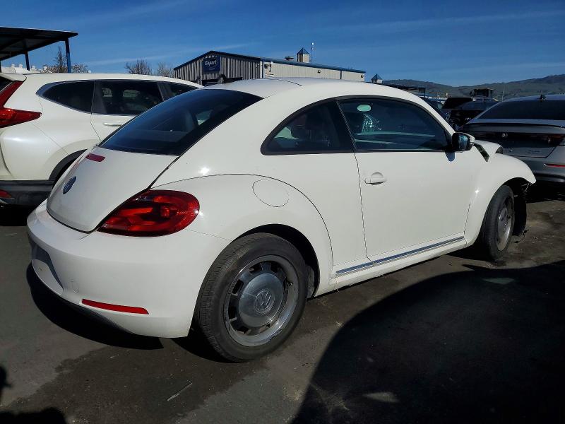 Photo 3 from auction – 2012 VOLKSWAGEN BEETLE with VIN 3VWJP7AT4CM648506