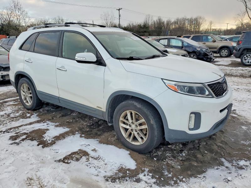 Photo 4 from auction – 2014 KIA SORENTO LX with VIN 5XYKTDA66EG482467