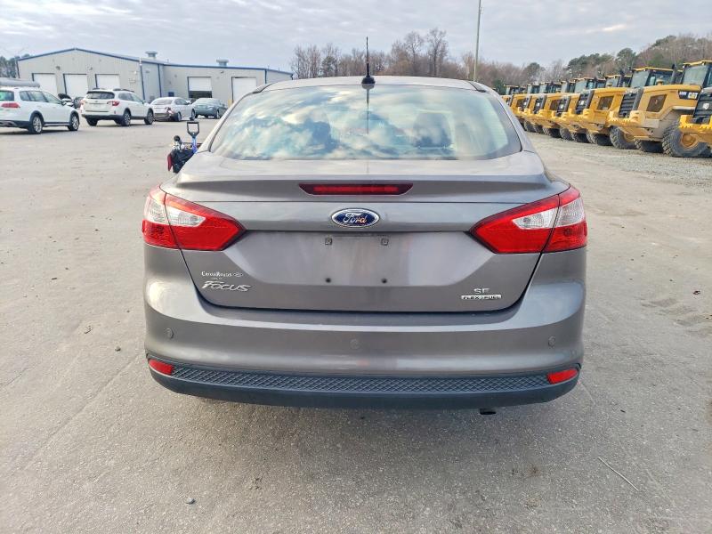 Photo 6 from auction – 2014 FORD FOCUS with VIN 1FADP3F23EL367168